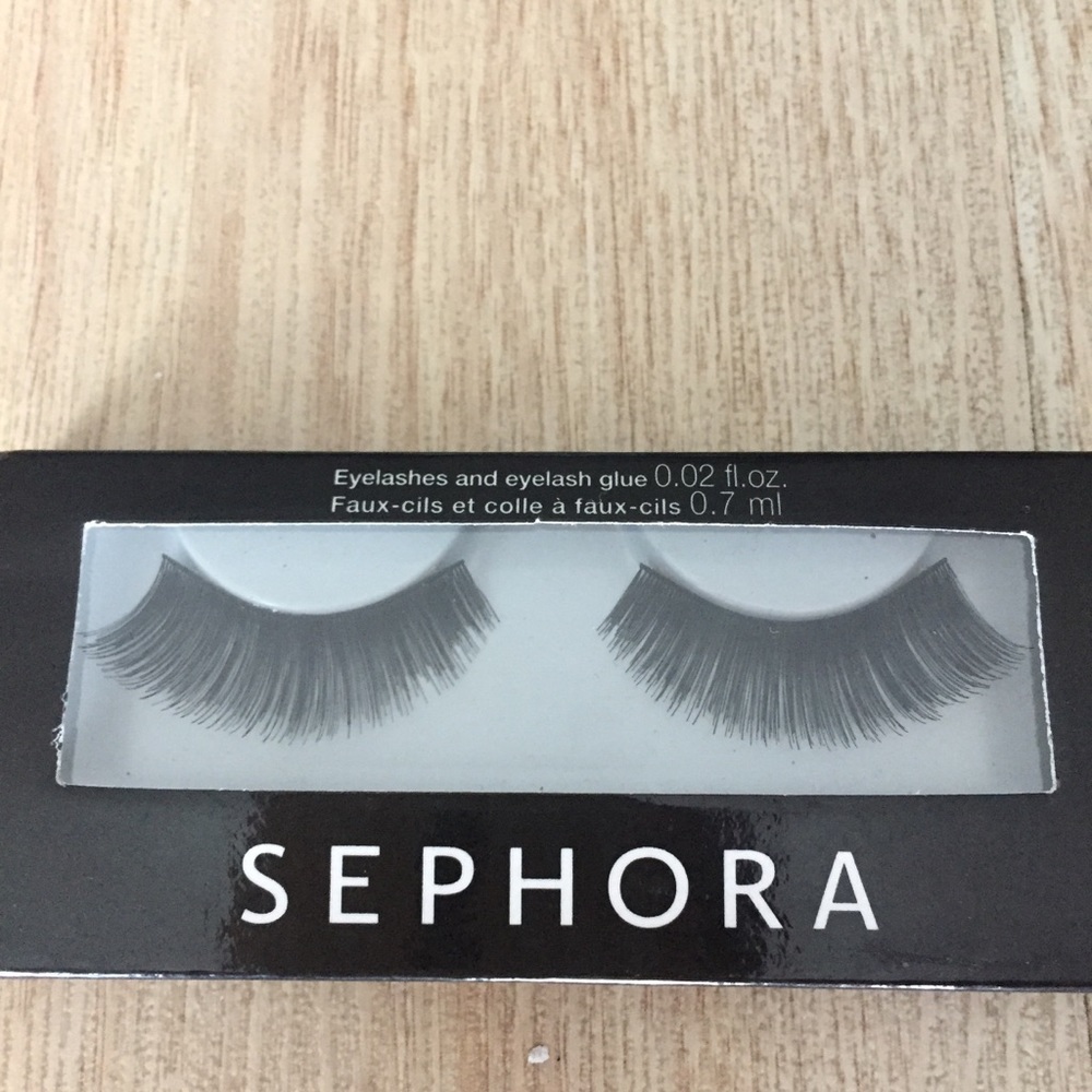 Sephora Eyelashes and Eyelash Glue - Picture 2 of 3